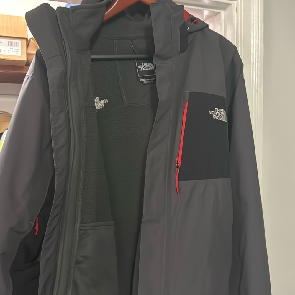 Men’s XL North Face 3-1 Hyvent winter jacket.Grey black and red.GREAT CONDITION